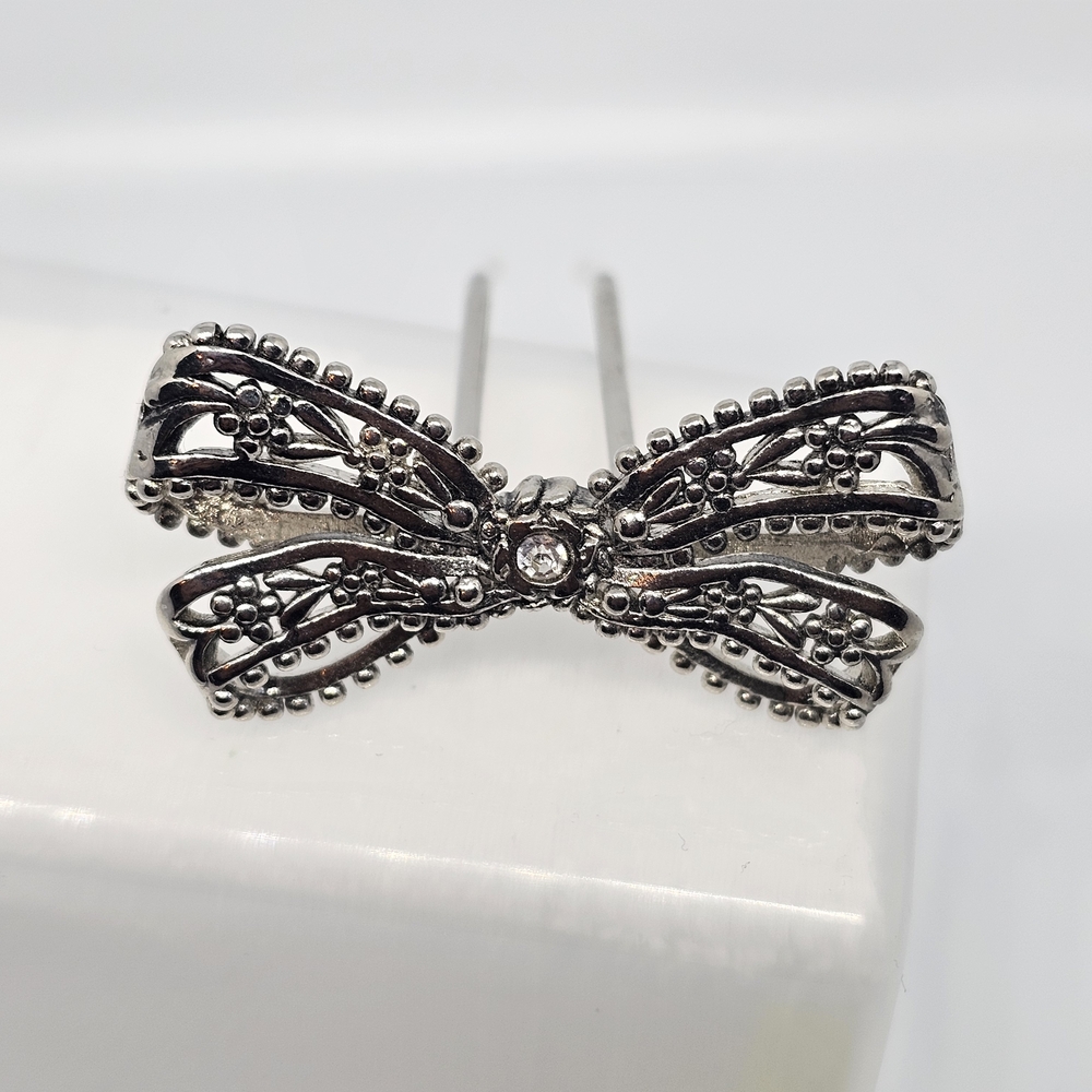 Elegant Silver Bow Hair Clip